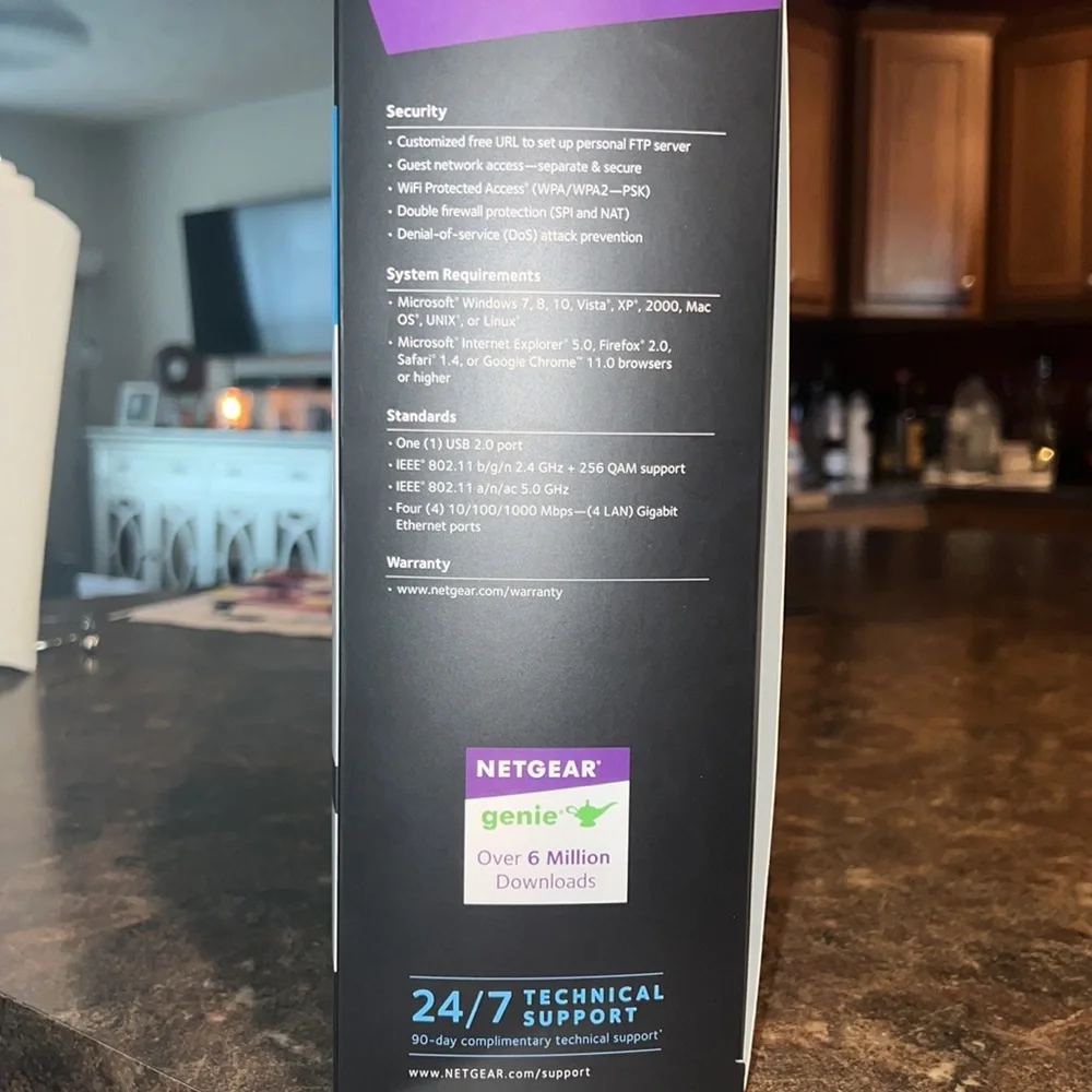 NetGear NightHawk AC1900 WiFi Cable Modem Router - Picture 7 of 12